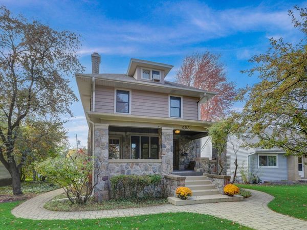835 N Ellsworth Street , Naperville, IL 60563
