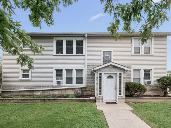 607 Walnut Street , Lemont, IL 60439