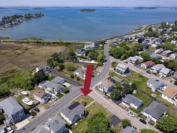 84 Newport Rd, Hull, MA 02045