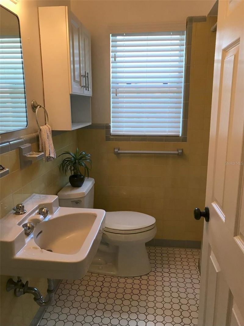 2165 Sunnyside Lane, Sarasota, FL 34239 Photo