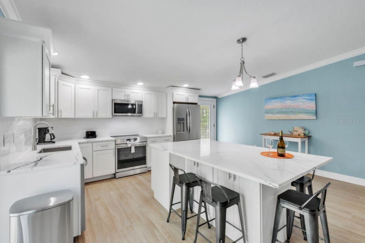 324 64th Street, Holmes Beach, FL 34217 Photo