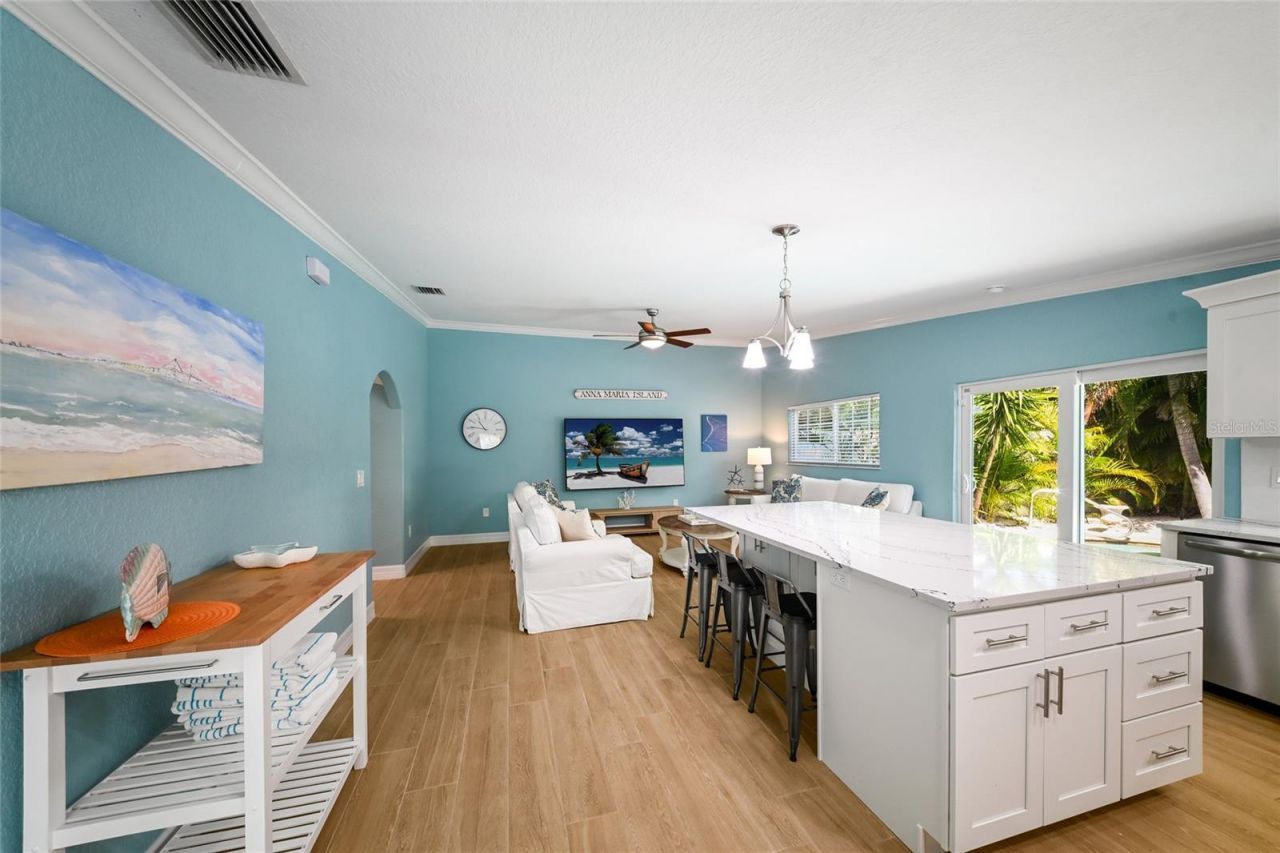 324 64th Street, Holmes Beach, FL 34217 Photo