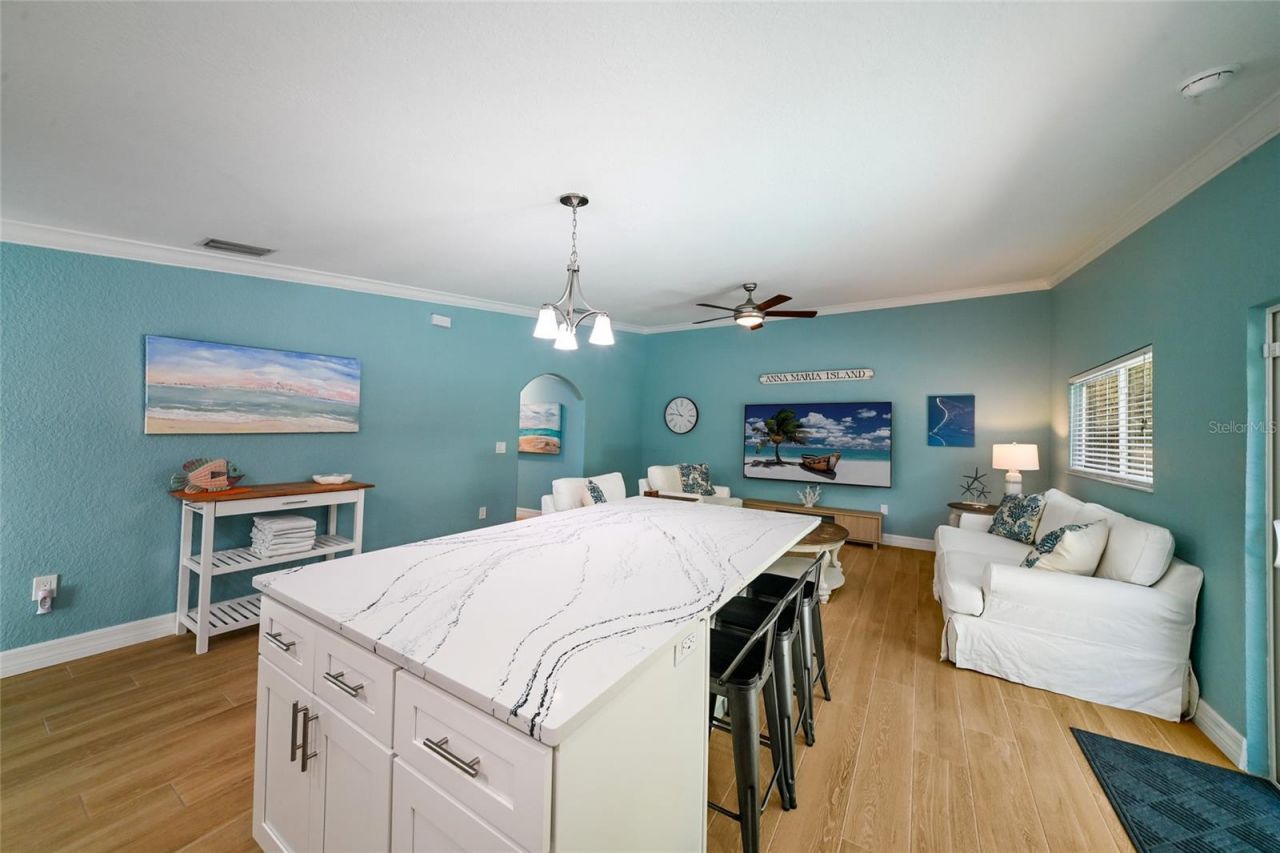 324 64th Street, Holmes Beach, FL 34217 Photo