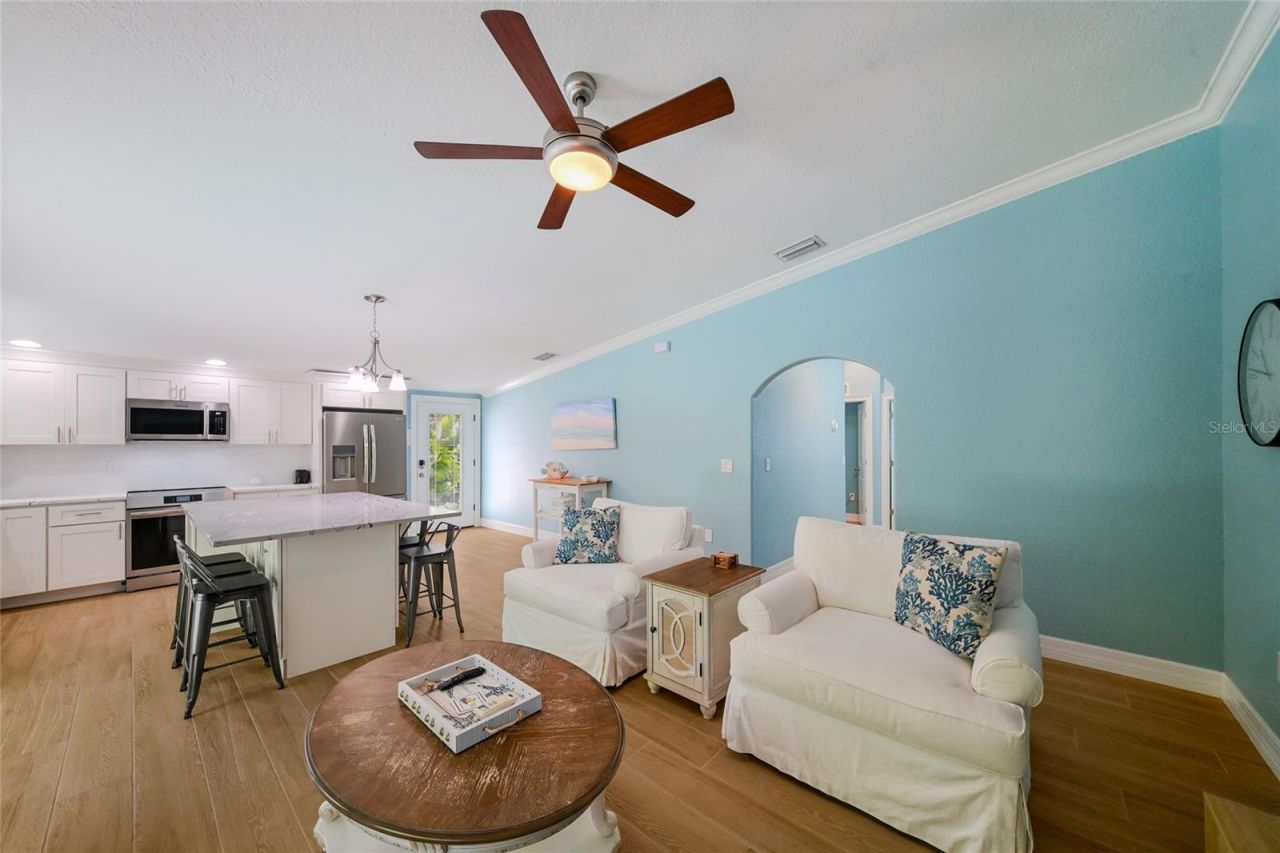 324 64th Street, Holmes Beach, FL 34217 Photo