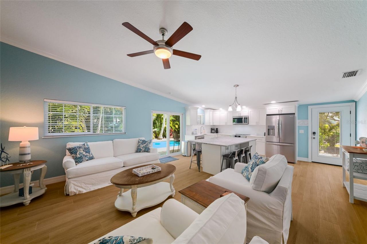 324 64th Street, Holmes Beach, FL 34217 Photo