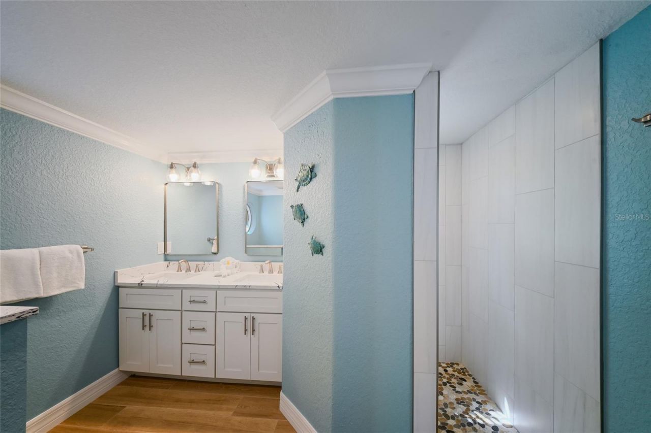 324 64th Street, Holmes Beach, FL 34217 Photo
