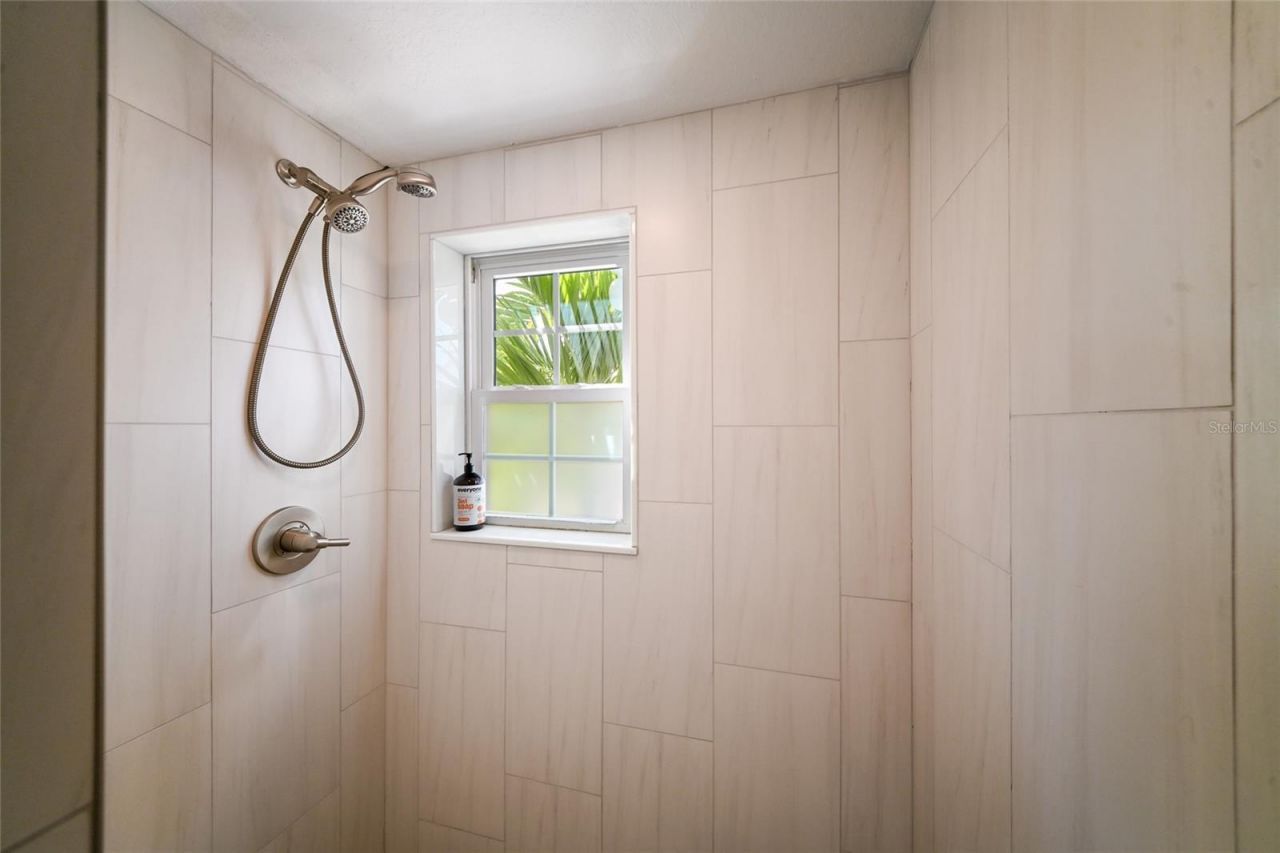 324 64th Street, Holmes Beach, FL 34217 Photo