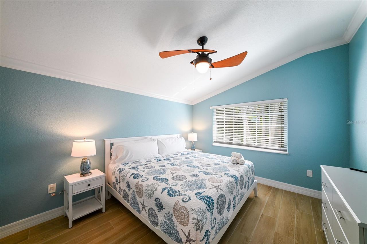 324 64th Street, Holmes Beach, FL 34217 Photo
