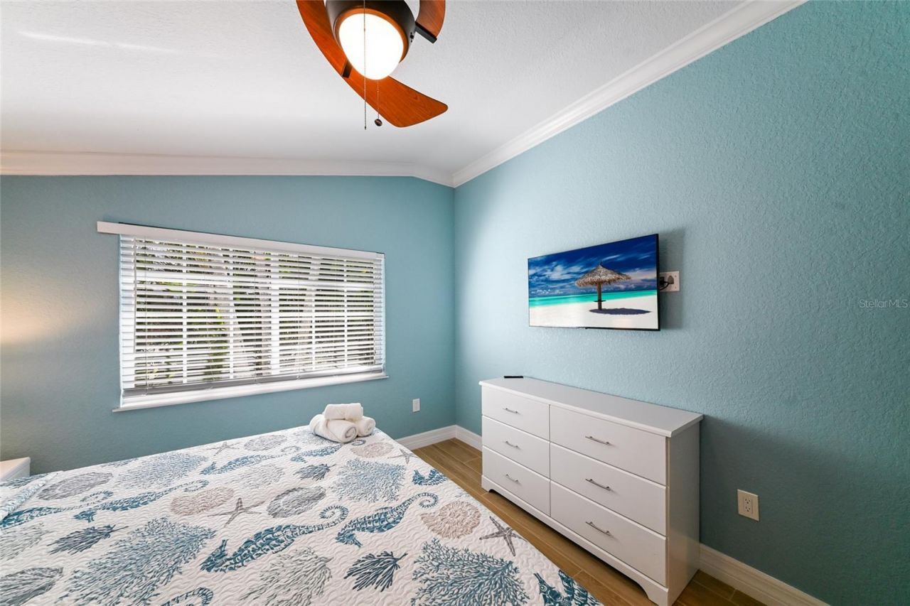 324 64th Street, Holmes Beach, FL 34217 Photo