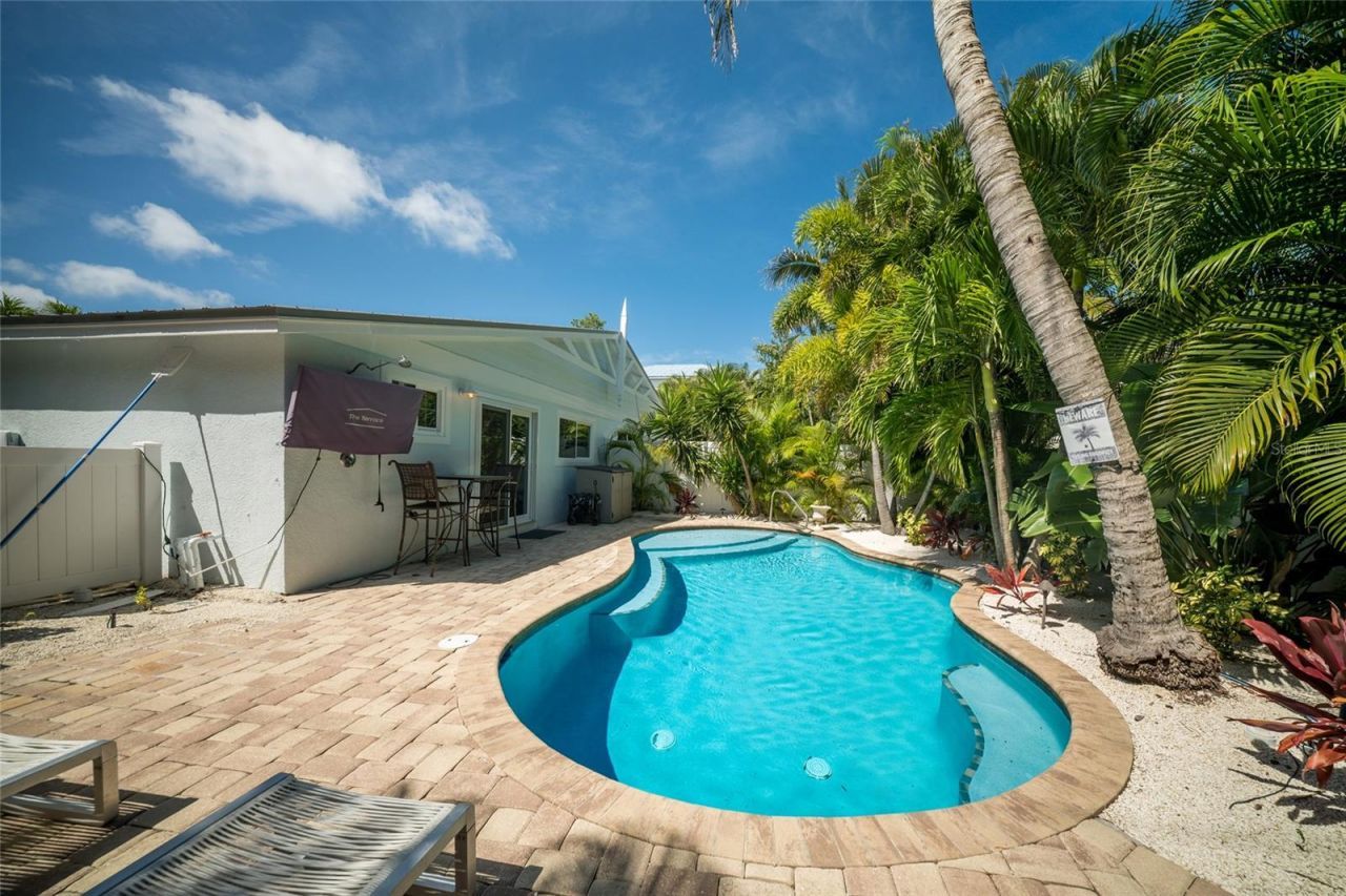 324 64th Street, Holmes Beach, FL 34217 Photo
