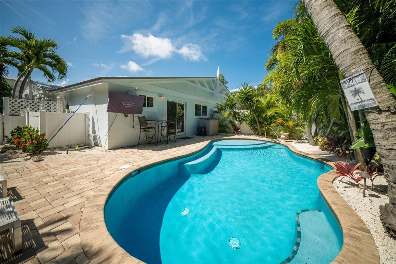324 64th Street, Holmes Beach, FL 34217 Photo