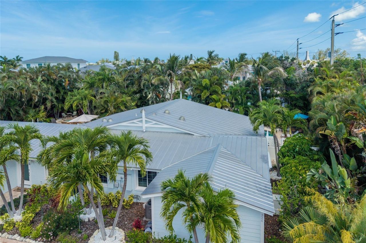 324 64th Street, Holmes Beach, FL 34217 Photo