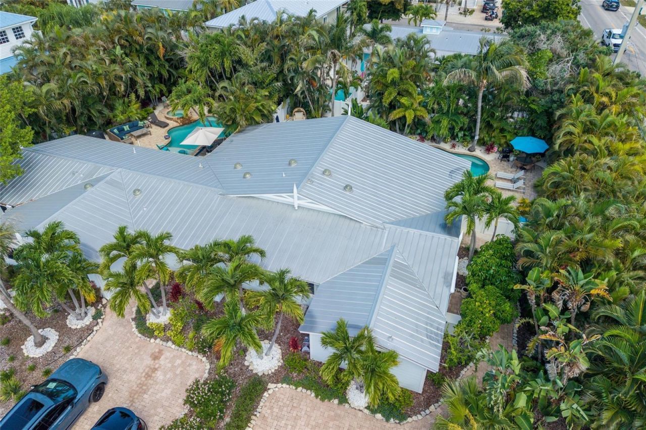 324 64th Street, Holmes Beach, FL 34217 Photo