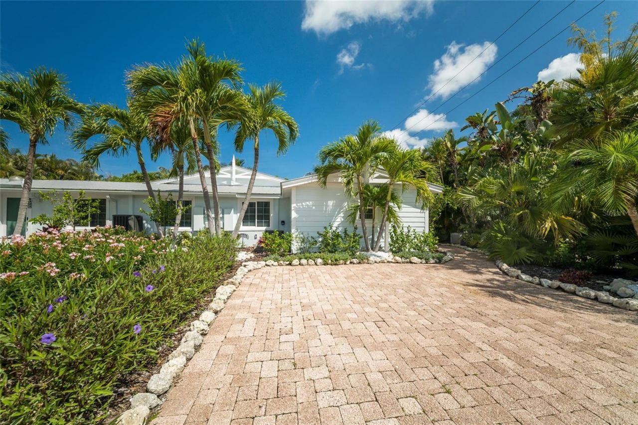 324 64th Street, Holmes Beach, FL 34217 Photo