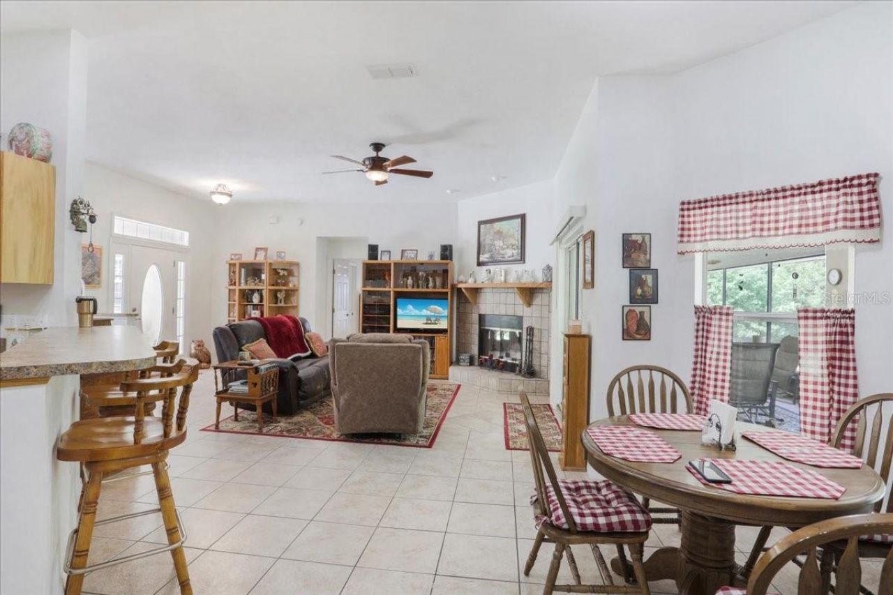 569 NW 40th Avenue, Bell, FL 32619 Photo