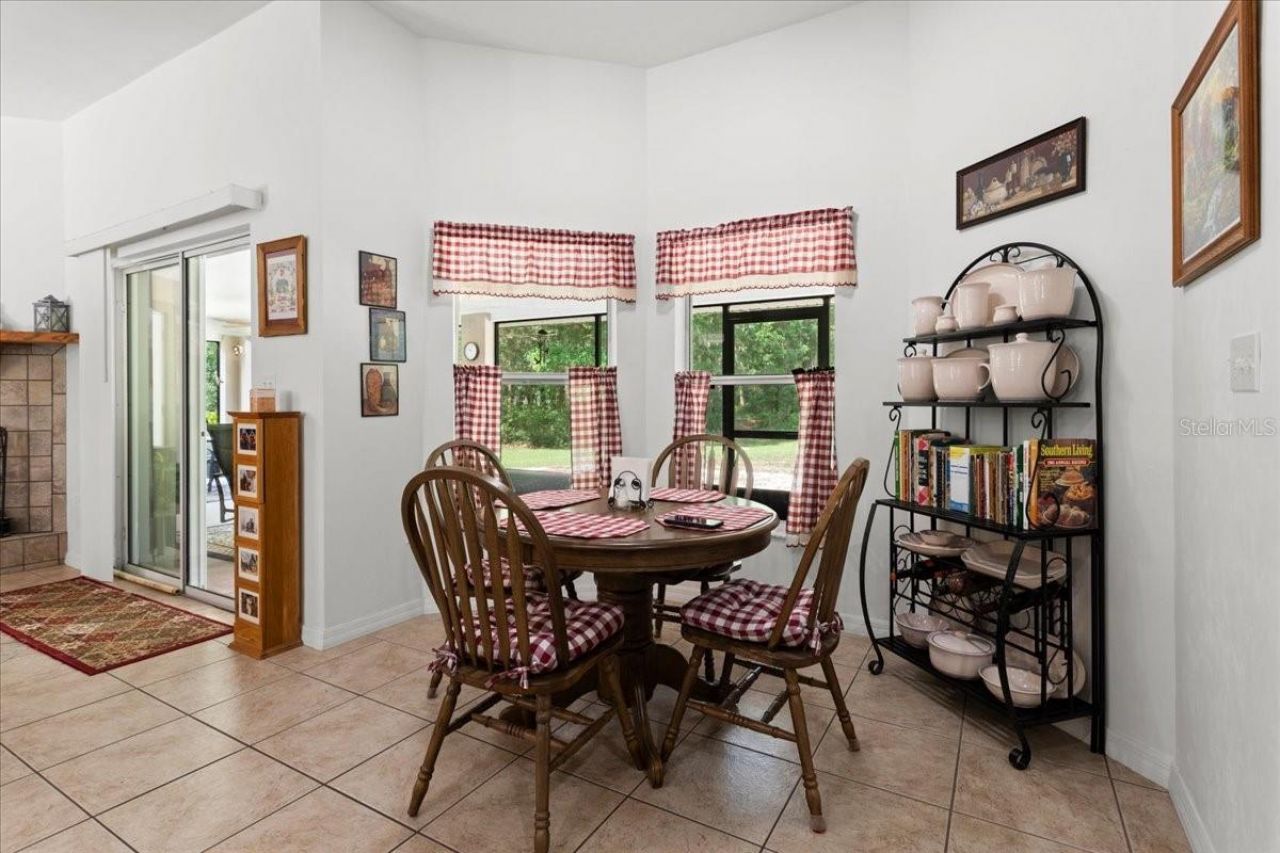 569 NW 40th Avenue, Bell, FL 32619 Photo