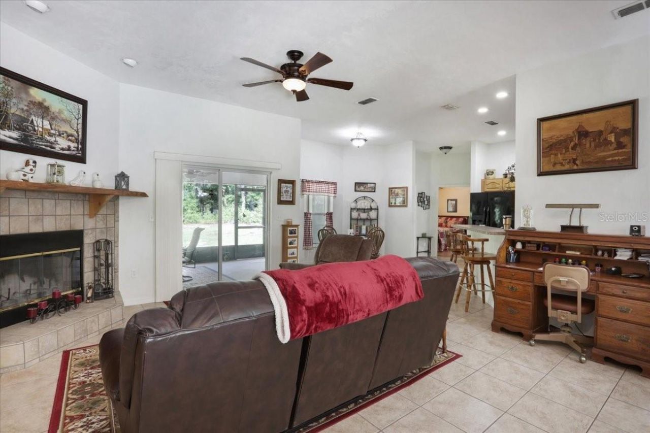 569 NW 40th Avenue, Bell, FL 32619 Photo