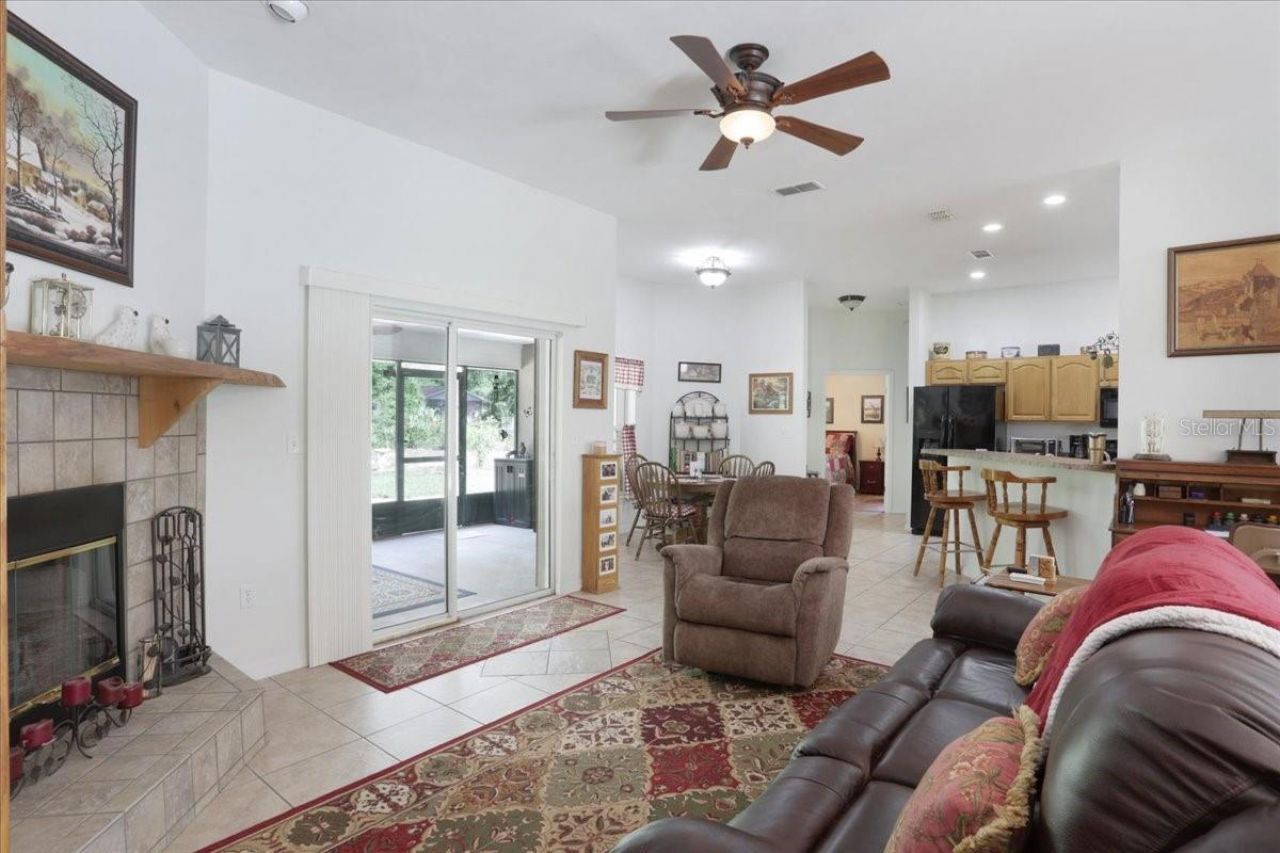 569 NW 40th Avenue, Bell, FL 32619 Photo