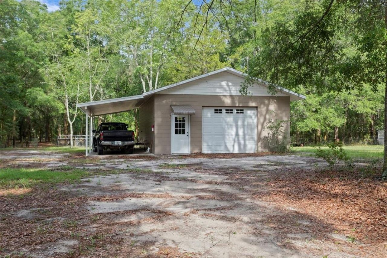 569 NW 40th Avenue, Bell, FL 32619 Photo