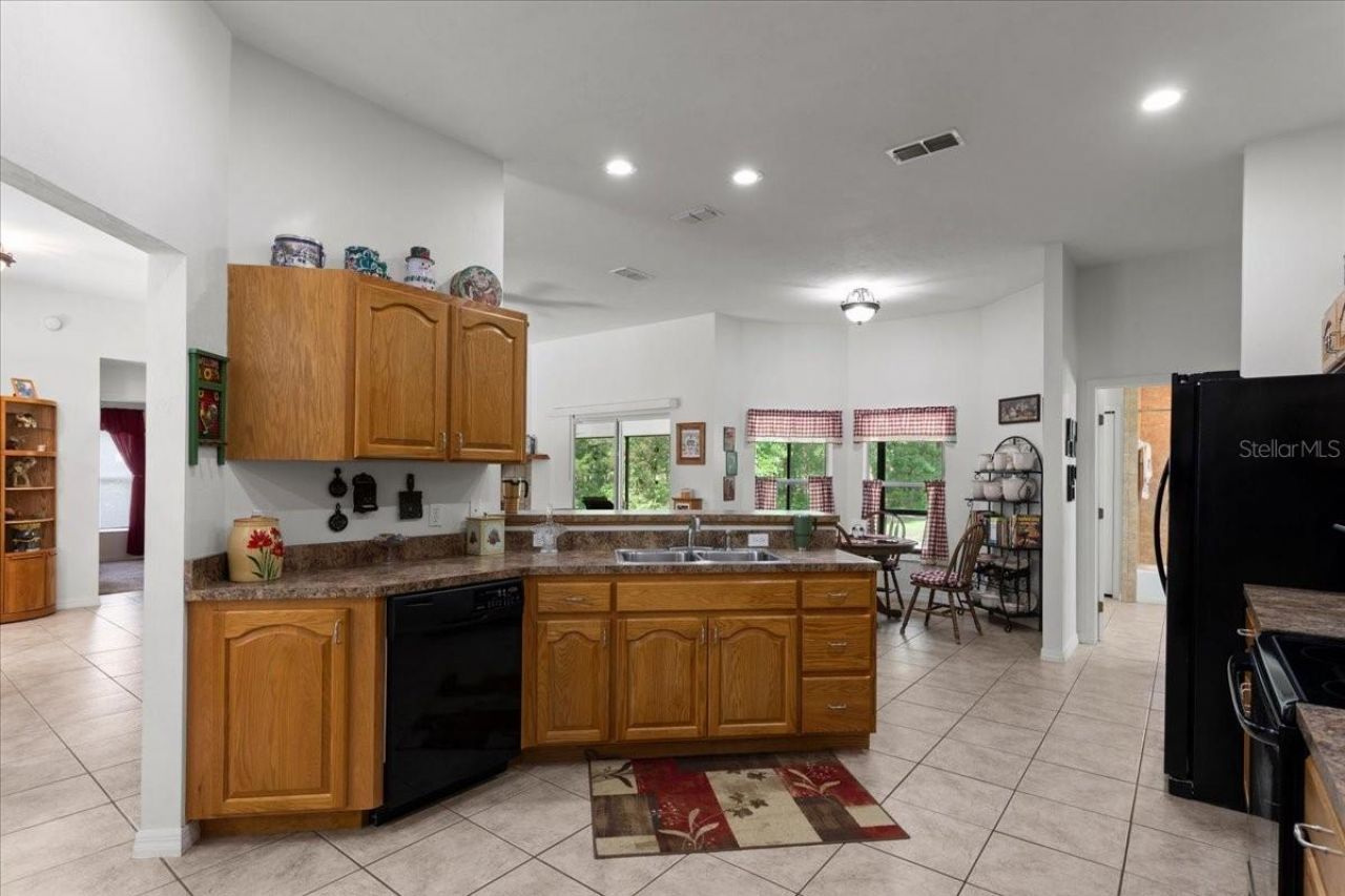 569 NW 40th Avenue, Bell, FL 32619 Photo