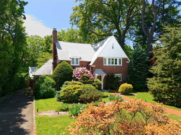 10 Crescent Road , Port Washington, NY 11050
