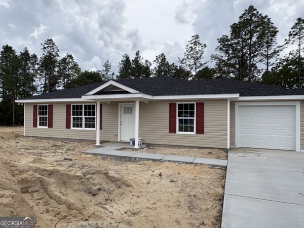 141 Pine Ridge Rd., Jesup, GA 31545