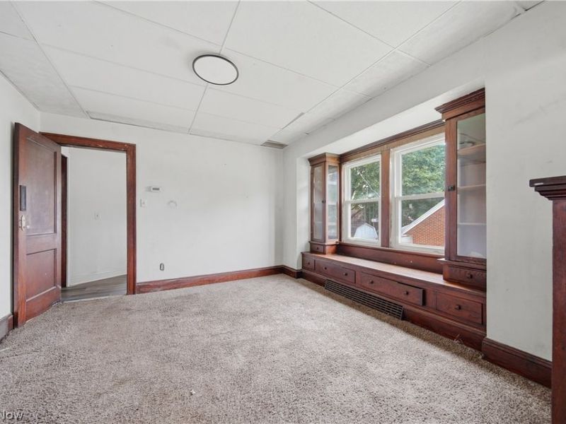 1304 W Waterloo Road, Akron, OH 44314 Photo 4