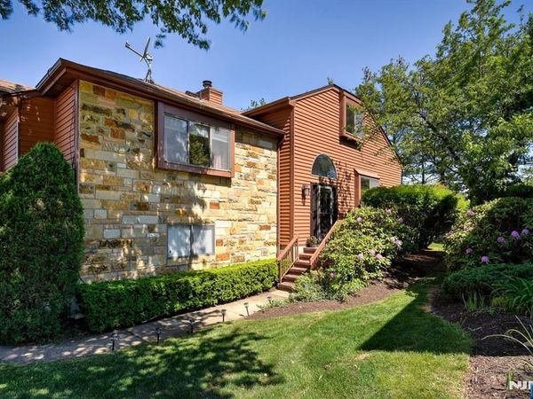 17 Independence Way, Rockaway Township, NJ 07866