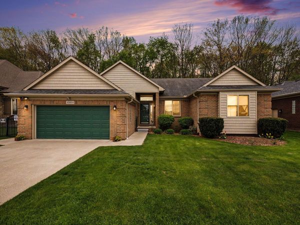 45654 Lookout Drive, Macomb, MI 48044