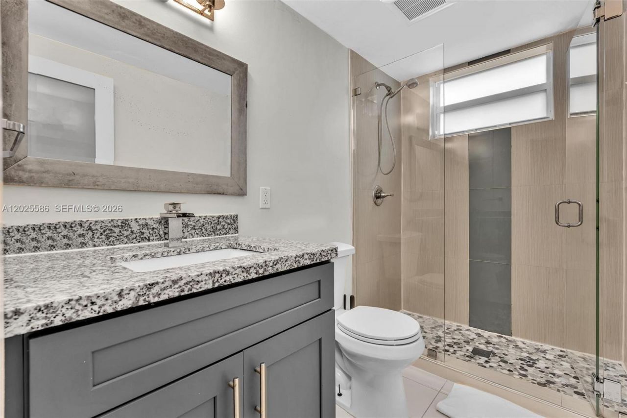 10004 E Bay Harbor Dr, Unit 4, Bay Harbor Islands, FL 33154 Photo