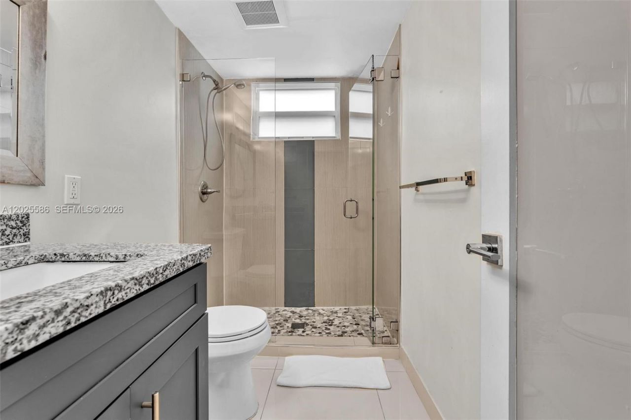 10004 E Bay Harbor Dr, Unit 4, Bay Harbor Islands, FL 33154 Photo