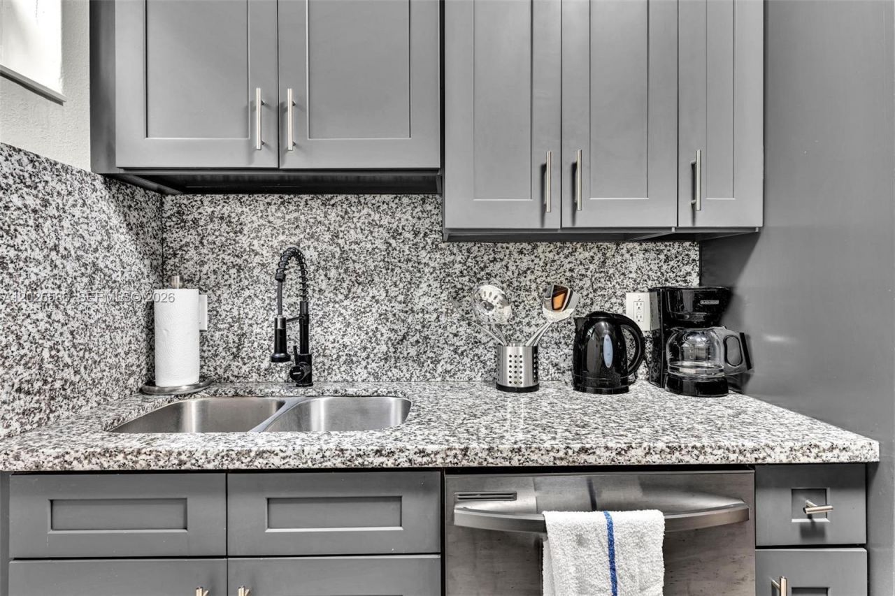 10004 E Bay Harbor Dr, Unit 4, Bay Harbor Islands, FL 33154 Photo