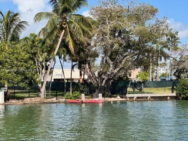 6949 Bay Dr , Miami Beach, FL 33141 Photo