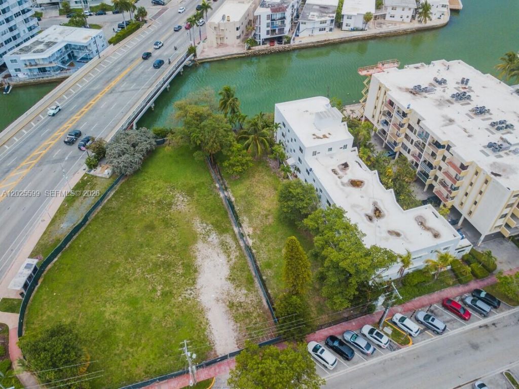 6949 Bay Dr , Miami Beach, FL 33141 Photo