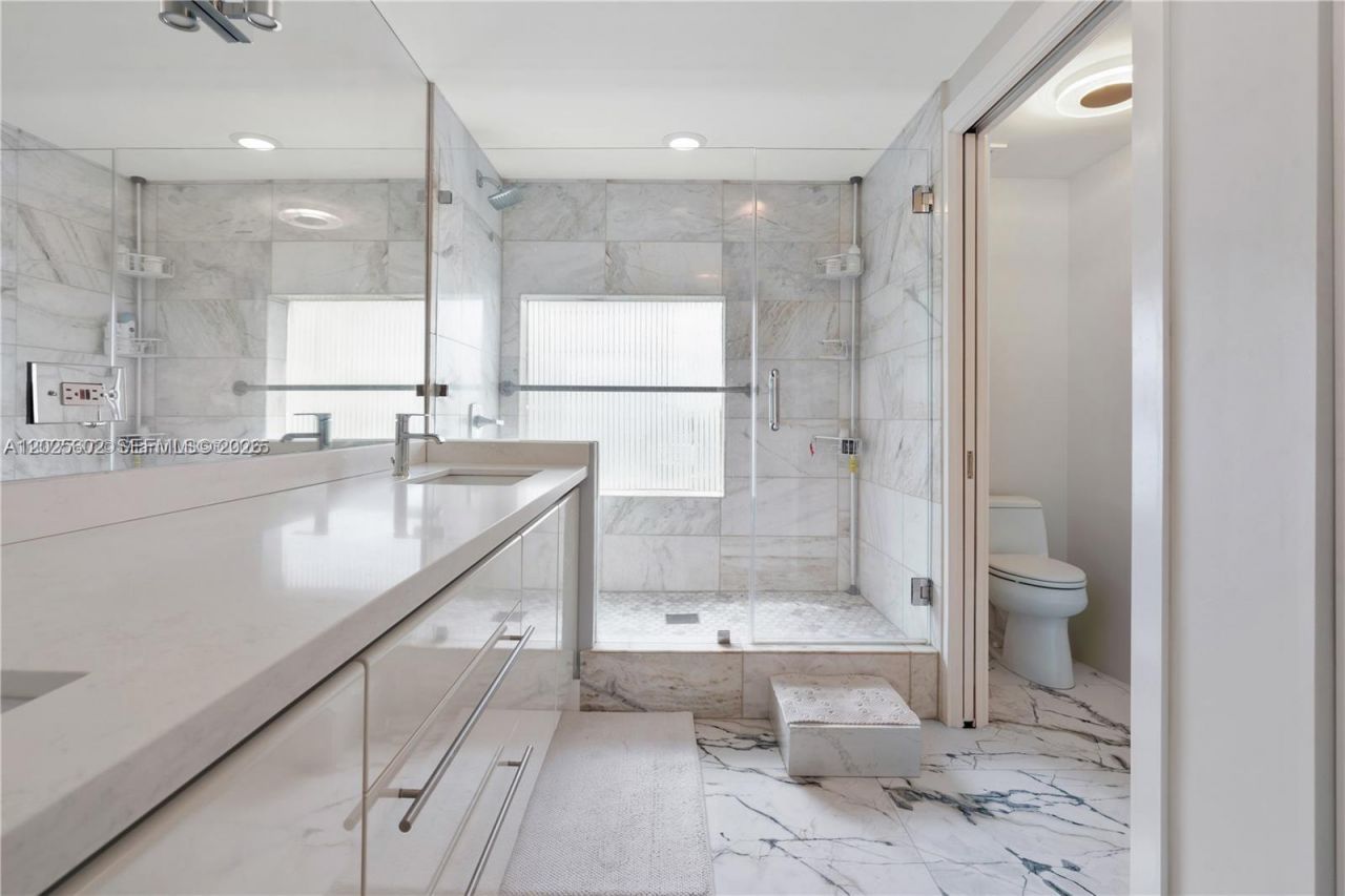 3400 SW 27th Ave , Unit 605, Miami, FL 33133 Photo