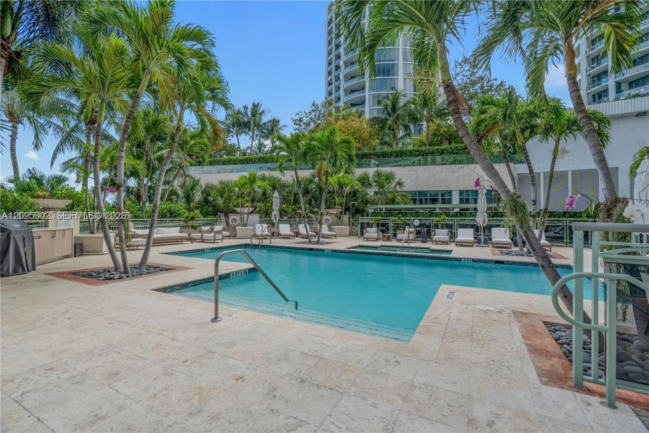 3400 SW 27th Ave , Unit 605, Miami, FL 33133 Photo