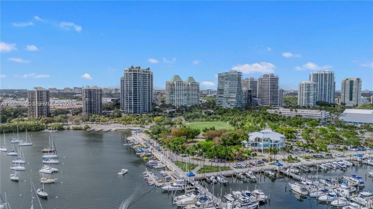 3400 SW 27th Ave , Unit 605, Miami, FL 33133 Photo