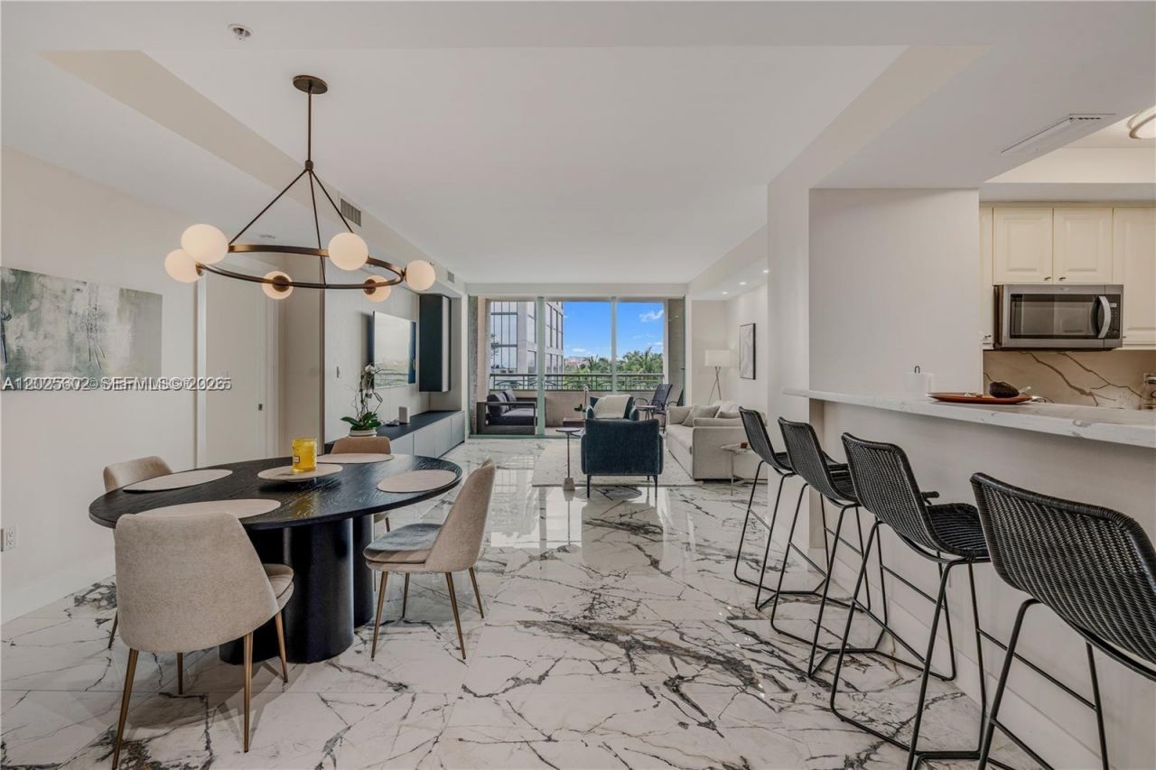 3400 SW 27th Ave , Unit 605, Miami, FL 33133 Photo