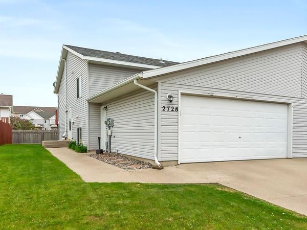 2728 33 1/2 Avenue S, Fargo, ND 58104