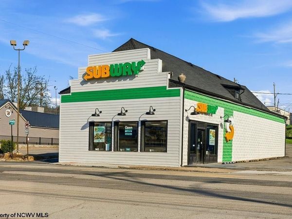 822 W Pike , Clarksburg, WV 26301
