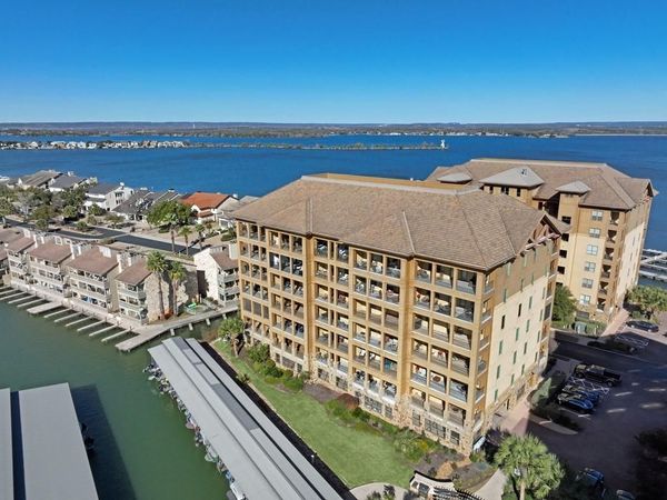 1000 The Cape RD, Unit 33, Horseshoe Bay, TX 78657