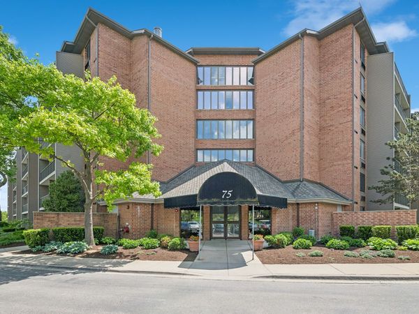 75 Kristin Circle , Unit 512, Schaumburg, IL 60195