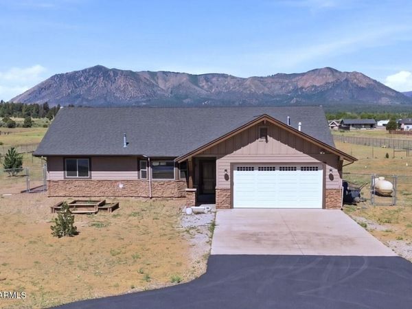 8200 Stardust Trail, Flagstaff, AZ 86004