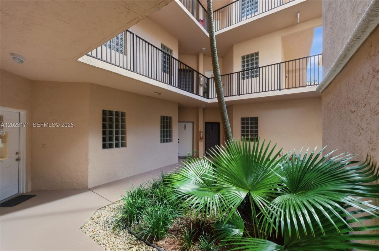 4111 Coral Tree Cir , Unit 327, Coconut Creek, FL 33073 Photo