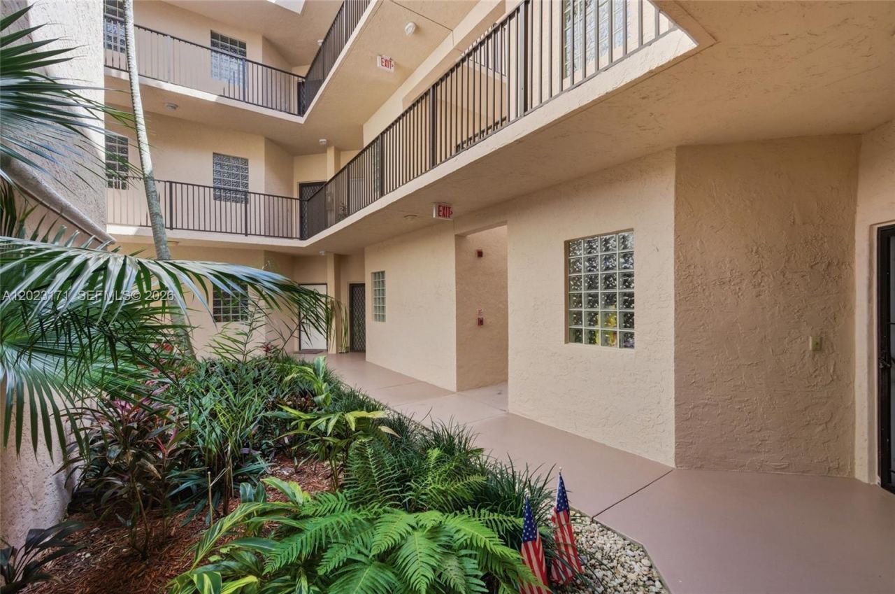4111 Coral Tree Cir , Unit 327, Coconut Creek, FL 33073 Photo