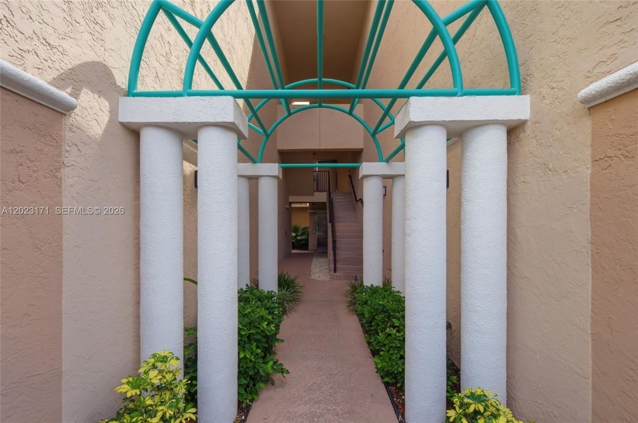 4111 Coral Tree Cir , Unit 327, Coconut Creek, FL 33073 Photo