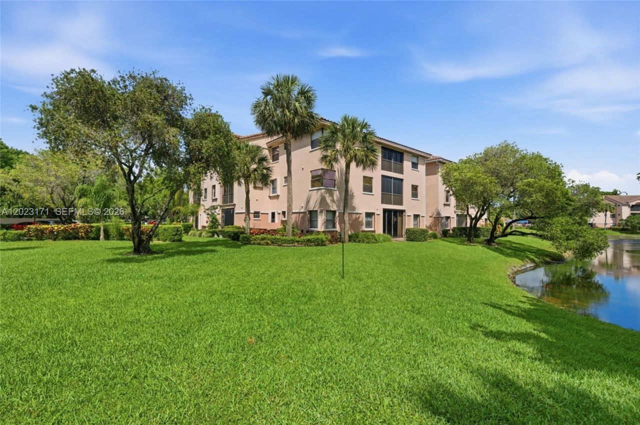 4111 Coral Tree Cir , Unit 327, Coconut Creek, FL 33073 Photo