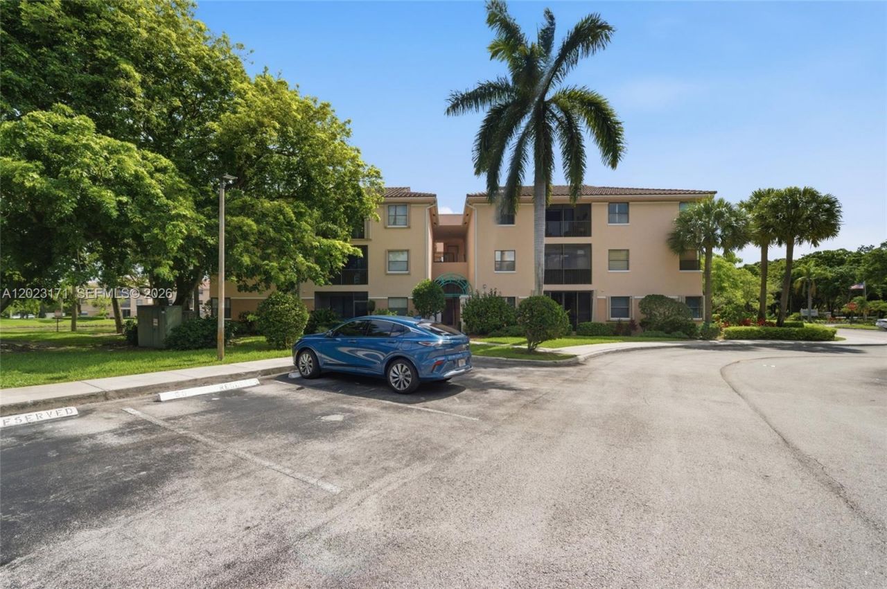 4111 Coral Tree Cir , Unit 327, Coconut Creek, FL 33073 Photo