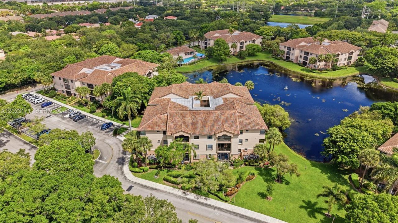 4111 Coral Tree Cir , Unit 327, Coconut Creek, FL 33073 Photo