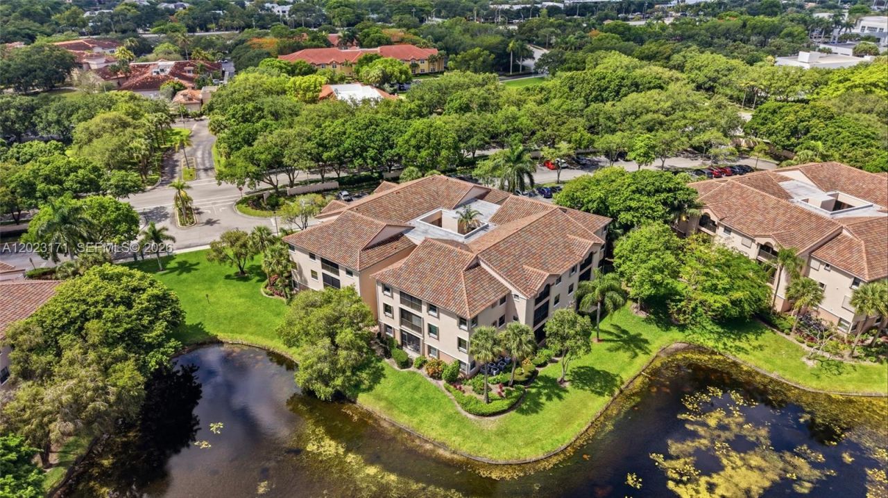 4111 Coral Tree Cir , Unit 327, Coconut Creek, FL 33073 Photo